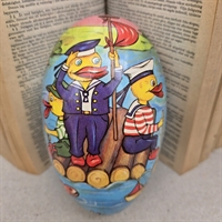 pap-paaskeaeg-soemands-udklaedte-aender-paa-toemmerflaade-gammelt-paaskepynt